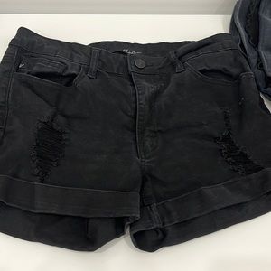 Jean shorts size 28